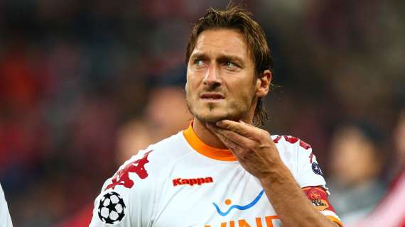 Napoli-Roma, Totti contro Cavani nel presepe