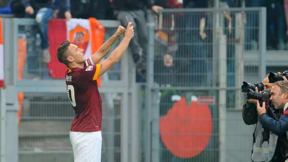 Totti, il selfie fa 8 milioni di contatti sui social network 