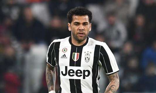 Instagram, Dani Alves a Monchi: "Grazie per aver reso il Siviglia migliore, ti auguro il meglio ovunque tu vada"