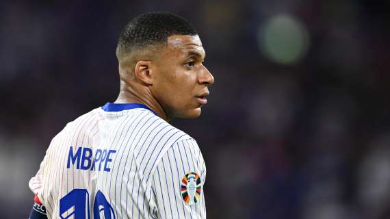 Francia, Mbappé si allena a parte con la mascherina