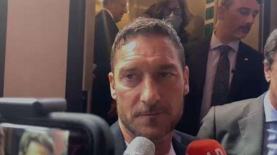 Totti: "Sarò a Tirana, la Roma vuole alzare la Coppa"