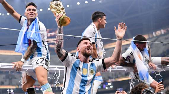 Dybala, la Coppa e Messi: "Campioni del Mondo con il migliore al Mondo"