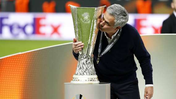 LA VOCE DELLA SERA - Via Fonseca a fine stagione: Mourinho sarà il nuovo allenatore della Roma. Lo Special One: "Non vedo l'ora di iniziare". Roma-Manchester United, arbitra Brych