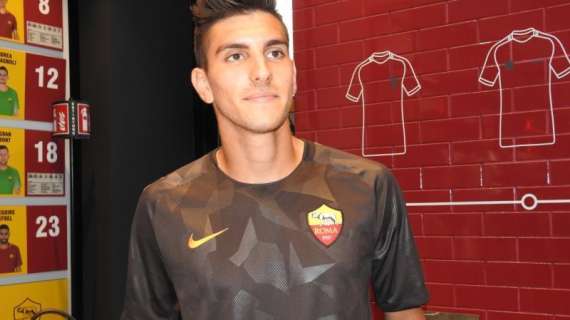 VIA DEL CORSO - Autografi e foto per Pellegrini al Roma Store. Il centrocampista e Insa hanno sfidato due tifosi a FIFA. FOTO! VIDEO!
