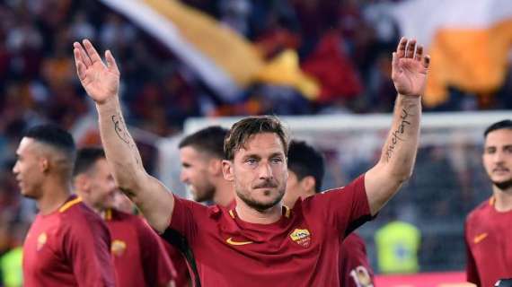 Totti torna in campo a Mosca per il "Giubileo delle Leggende"