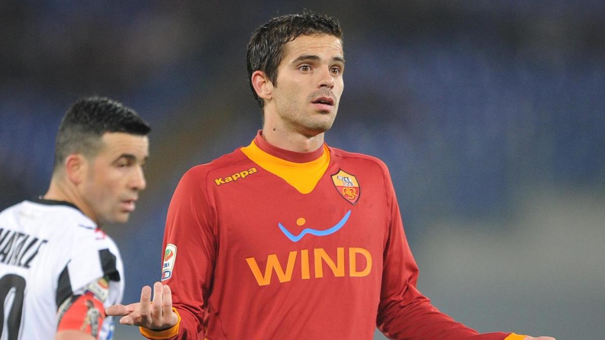 Paura per Gago, malore in tv: l'ex Roma ricoverato d'urgenza. Le sue condizioni