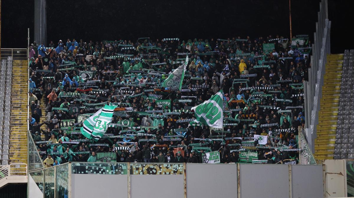 Le tifoserie di Panathinaikos e Roma onorano il gemellaggio allo stadio: "Ci unisce la storia"