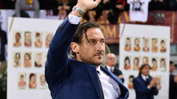 Totti: "Dybala merita la 10? Sì, se pensa di restare alla Roma altri 10-20 anni. Mourinho ha fatto tantissimo"