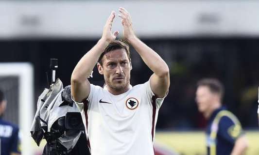 La Roma chiede l'anticipo alle 18 della sfida contro il Genoa per celebrare il Totti day