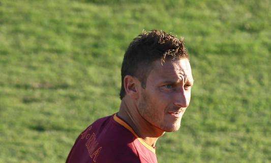 LA VOCE DELLA SERA - Fiorentina-Roma, arbitra Lahoz. Trigoria, Ibarbo continua con il lavoro differenziato, Totti in palestra. Sabatini punta Ayew