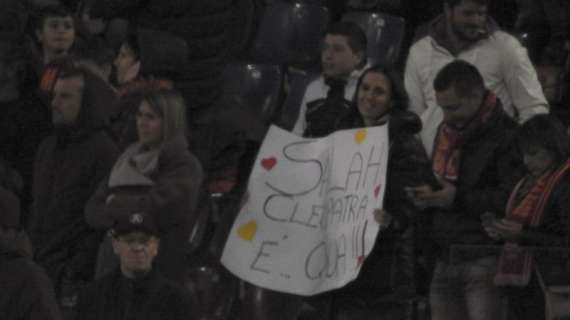 Cartello di una tifosa: "Salah, Cleopatra è qua!". FOTO!