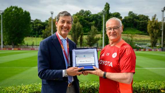 Ranieri riceve il Premio Colalucci: "È il momento giusto per riceverlo, sono a fine carriera". FOTO!