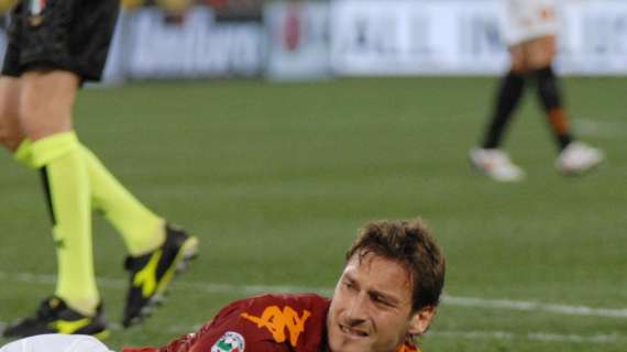 Olympiakos-Roma: bene Totti e Menez, troppi gli errori difensivi