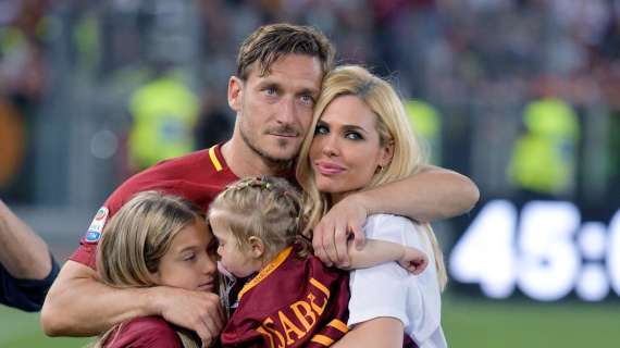 Totti annuncia la separazione con Ilary: "Scelta dolorosa ma non evitabile"