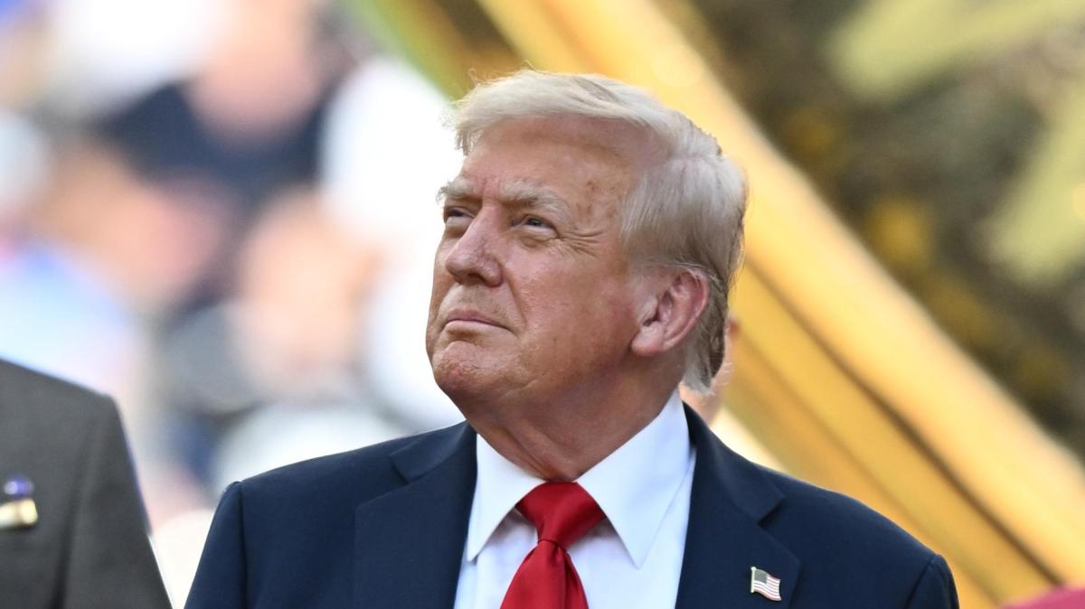 Trump: "Visti ai Mondiali? Facciamo entrare le persone giuste"