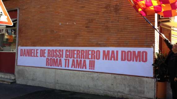 Striscione in via Vetulonia: "Daniele De Rossi guerriero mai domo, Roma ti ama!". FOTO!