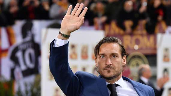 Il possibile addio di Totti divide i tifosi: "Questa dirigenza non ti merita. France' fai come vuoi, noi restiamo a tifare la Roma" 