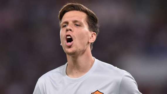 Szczesny esulta all'annuncio del gol di Gomez in Atalanta-Lazio