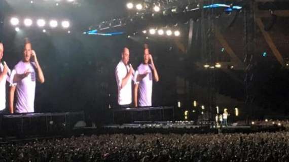 Facebook, Totti: "Pronto a cantare con Tiziano Ferro". E sale sul palco dell'Olimpico. FOTO! VIDEO!