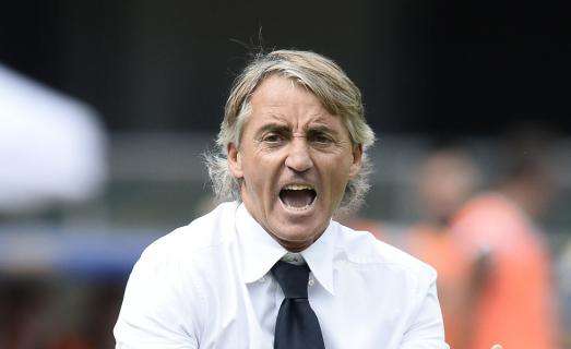 Twitter, Mancini: "Complimenti a Totti, campione straordinario"