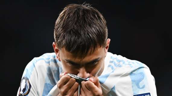 Batistuta la apre e Dybala la chiude: l'avventura in Borsa della Roma delineata da due campioni argentini