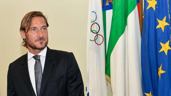 Totti: "Un grazie a chi mi ha accompagnato negli anni più belli dentro e fuori dal campo"