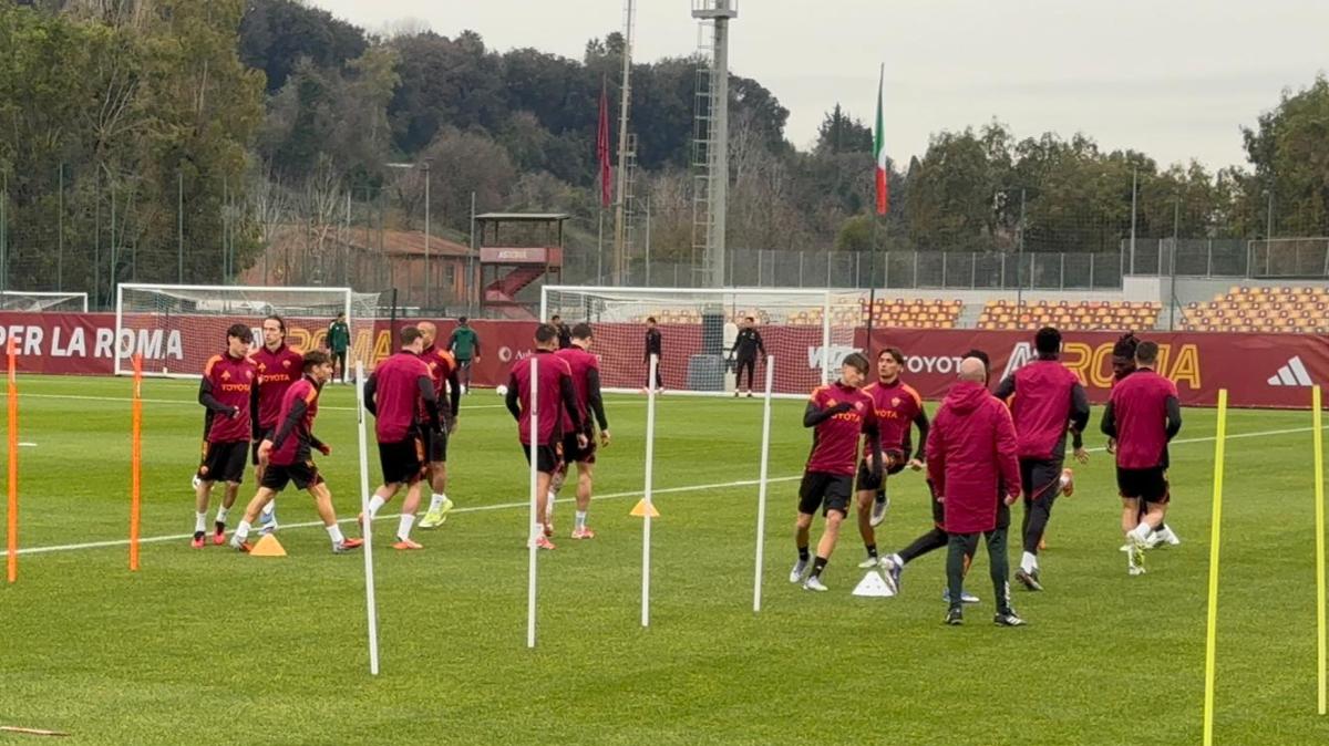 Continua la preparazione in vista del Genoa: lavoro personalizzato per Dybala, mentre Soulé ed Hermoso proseguono con lavoro a parte