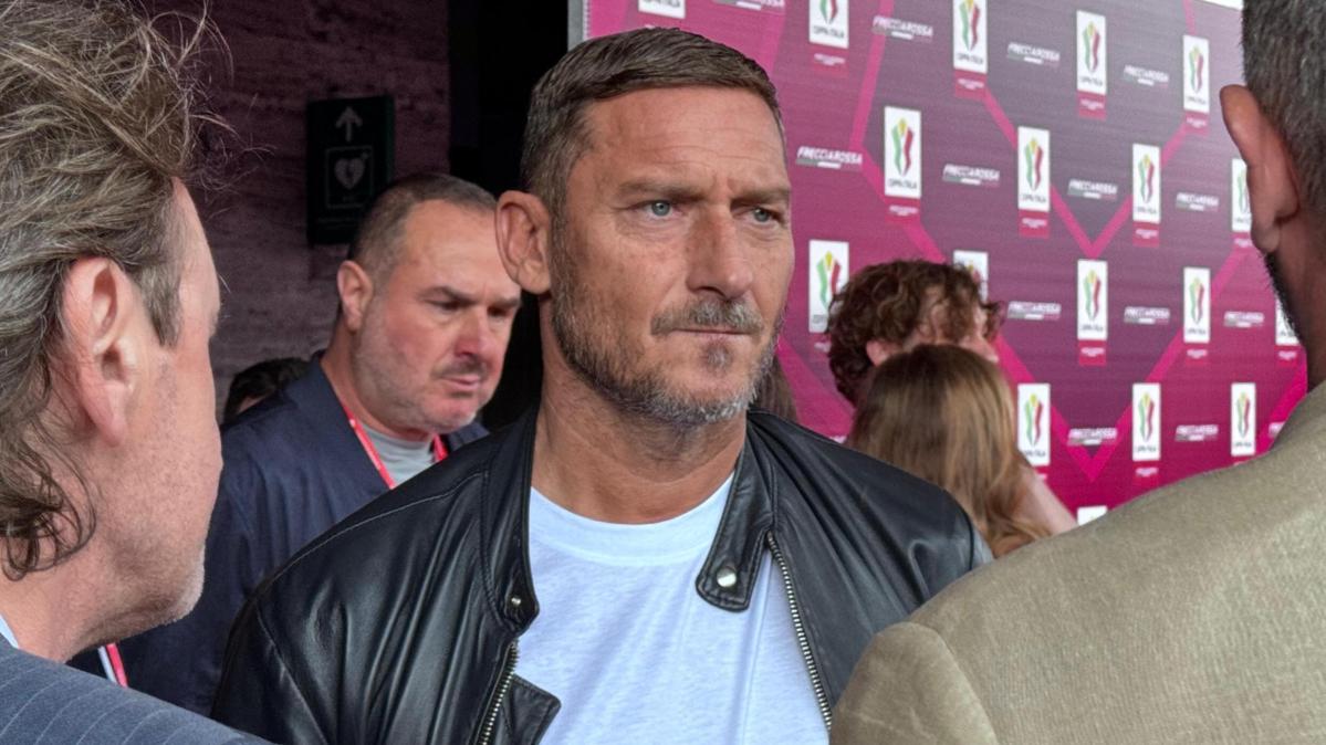 Caso Ranieri-Gasperini, Totti: “I problemi ci stanno ovunque, ma esporli ora non mi sembra giusto. Devono unire le forze per il finale di stagione”