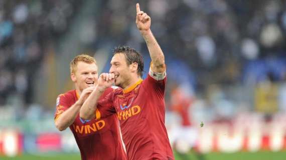 Twitter, Riise: "Quanto mi manca giocare con il Dio di Roma. Daje Totti!"