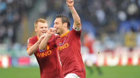 Facebook, Riise elogia Totti: "La cosa più vicina a Dio in una squadra". FOTO!