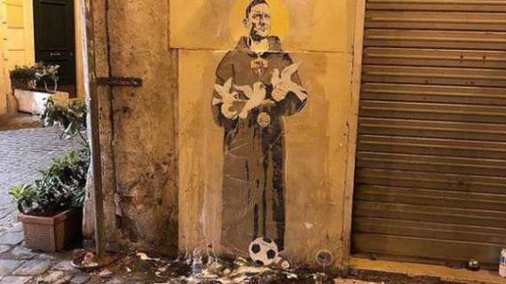 Nuovo murale per San Francesco Totti. FOTO!