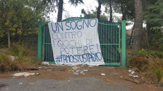 Striscione all'Ippodromo: "Un sogno contro i giochi di potere: #FamoStoStadio"
