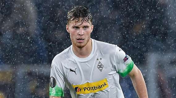 Occhi su Nico Elvedi del Borussia Monchengladbach per la difesa