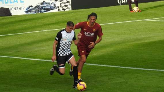 Roma Legends-Nazionale Piloti 5-5 - Francesco Totti e altre leggende in campo per beneficenza. Poker di Delvecchio. FOTO!