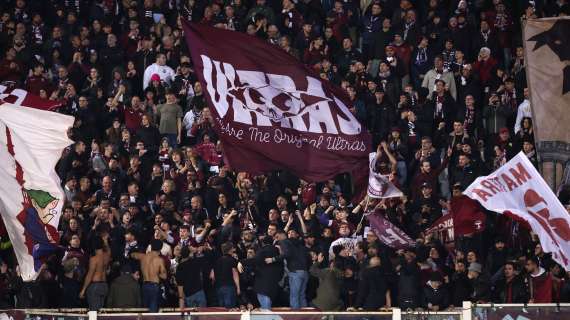 Torino, protesta dei tifosi: in 5000 al corteo contro Cairo