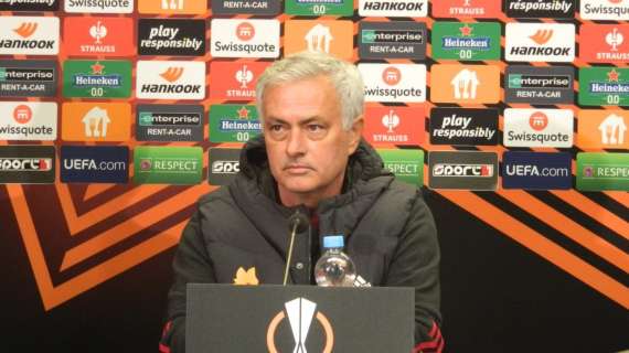 Conferenza stampa Mourinho: "Per Sarri è un'amichevole? È la differenza tra un allenatore che ha vinto 25 titoli contro uno che ne ha vinti pochi"