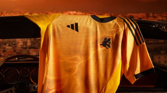 Tutte le foto del nuovo Kit Away 2025/26