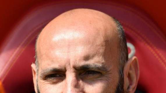 Monchi al mister del Siviglia Berizzo: "Non mollare. Un abbraccio di cuore bianco-rosso"