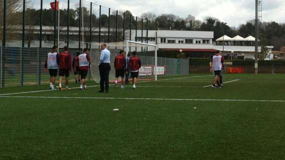 Trigoria - Termina la rifinitura, ancora differenziato per Balzaretti. Marquinho provato nei tre di difesa. Presente Pallotta. FOTO!