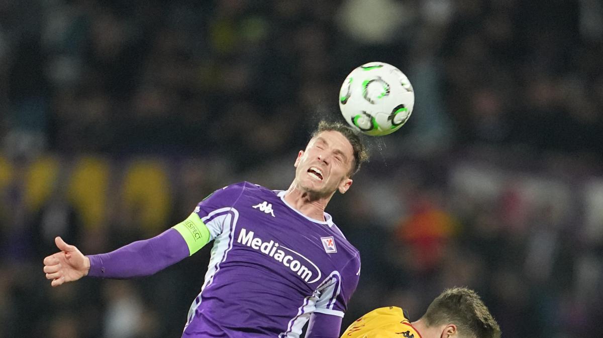 Fiorentina, per Gosens duplice frattura composta al volto