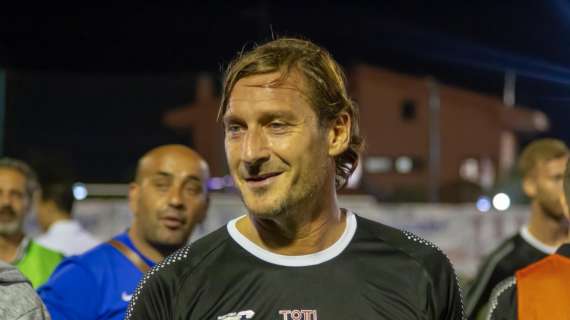 Totti sbaglia il rigore, ma la sua Totti Wees vince per la seconda volta la Coppa Italia calcio a 8