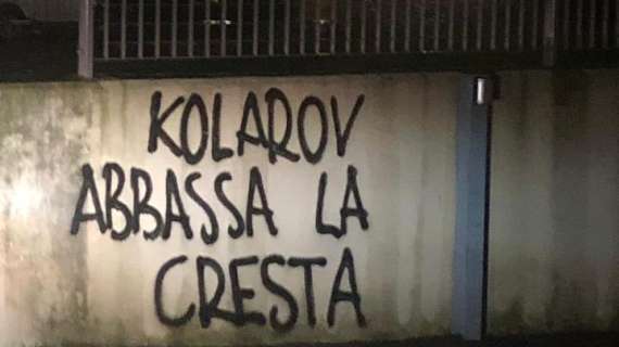 Scritte dei tifosi contro Kolarov: "Abbassa la cresta". FOTO!