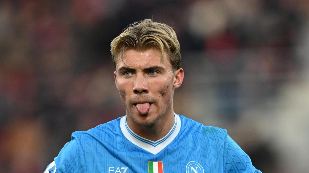 Napoli, problema muscolare per Hojlund: in dubbio per la Roma