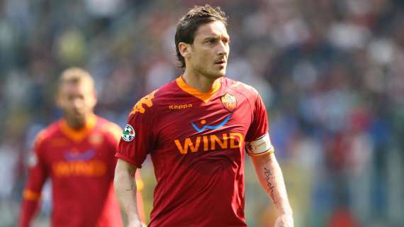 Totti ricorda Vianello: "Portatore di serenità e allegria"