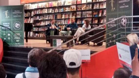 Feltrinelli - De Rossi alla presentazione del libro di Marianella. Il vice-capitano: "Derby? Mi sento tranquillissimo" FOTO! VIDEO!