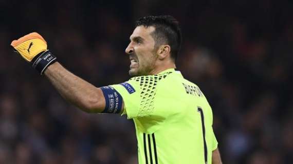 Juventus, Buffon: "La Roma lo scorso anno ci ha dato battaglia. Szczesny miglior portiere della passata stagione"