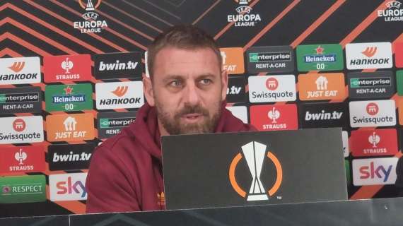 Conferenza stampa - De Rossi: "Sono felicissimo. Rischioso far partire Smalling titolare, Mancini sta benissimo"