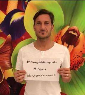 Twitter, Totti:  "Basta con la guerra in Siria". VIDEO!