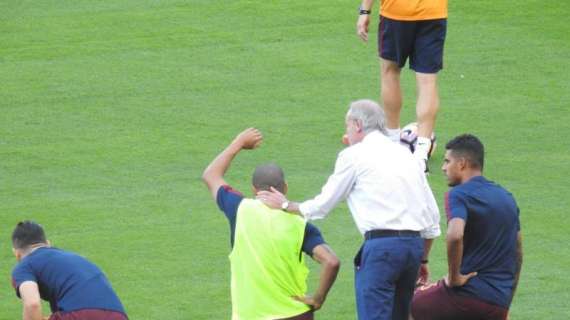 Sabatini incoraggia Bruno Peres. FOTO!