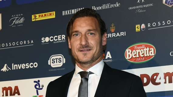 Francesco Totti al Lucca Comics travestito da gladiatore